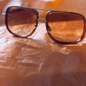 Stylish fashion Brown Sunglasses with amber tinted lenses NWOT
